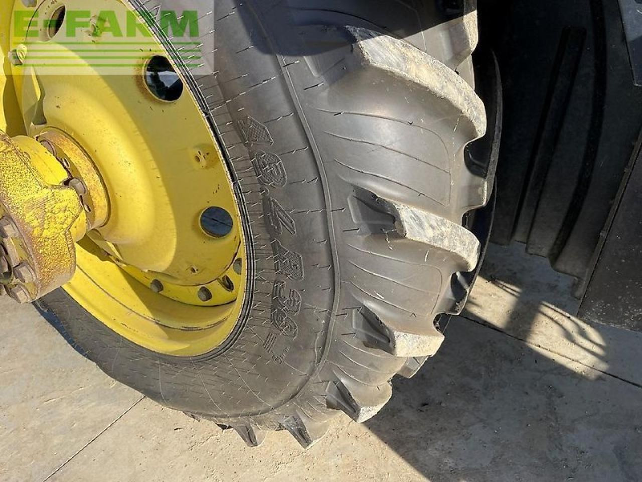 Farm tractor John Deere 7800: picture 16