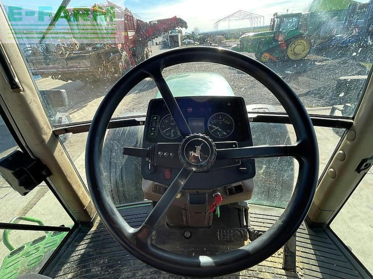Farm tractor John Deere 7800: picture 24