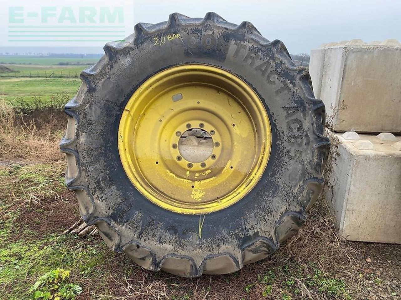 Farm tractor John Deere 7800: picture 36