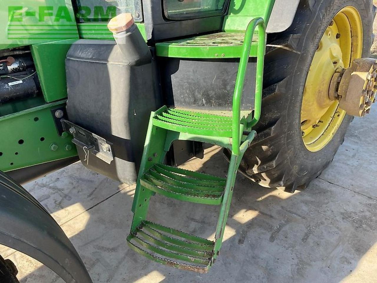 Farm tractor John Deere 7800: picture 9