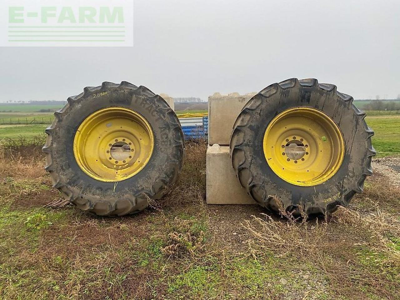Farm tractor John Deere 7800: picture 38