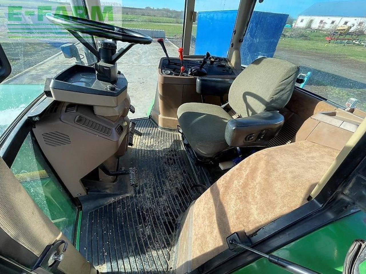 Farm tractor John Deere 7800: picture 22