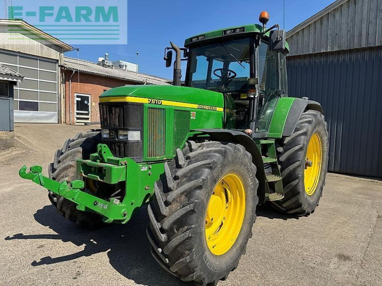 John Deere 7810 - Farm tractor: picture 1 John Deere 7810 - Farm tractor: picture 1