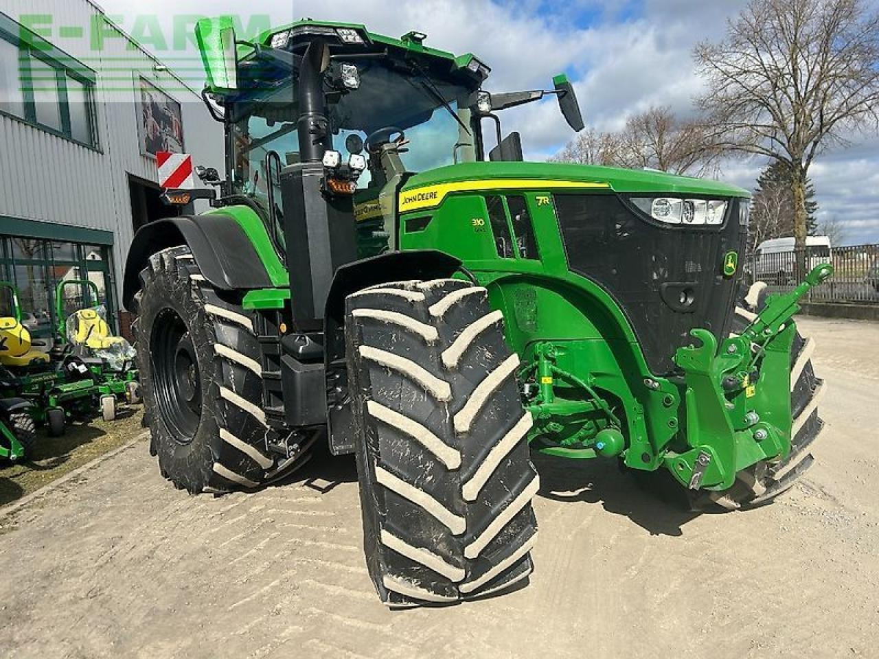 John Deere 7r310 - Farm tractor: picture 3 John Deere 7r310 - Farm tractor: picture 3