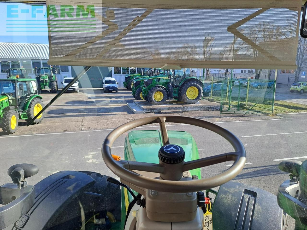 Farm tractor John Deere 8295R: picture 12