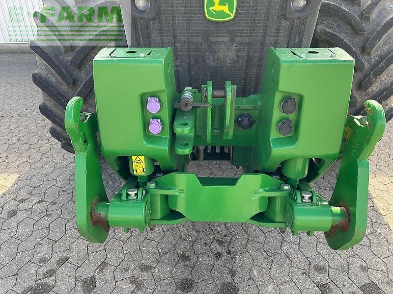 Farm tractor John Deere 8400r: picture 15