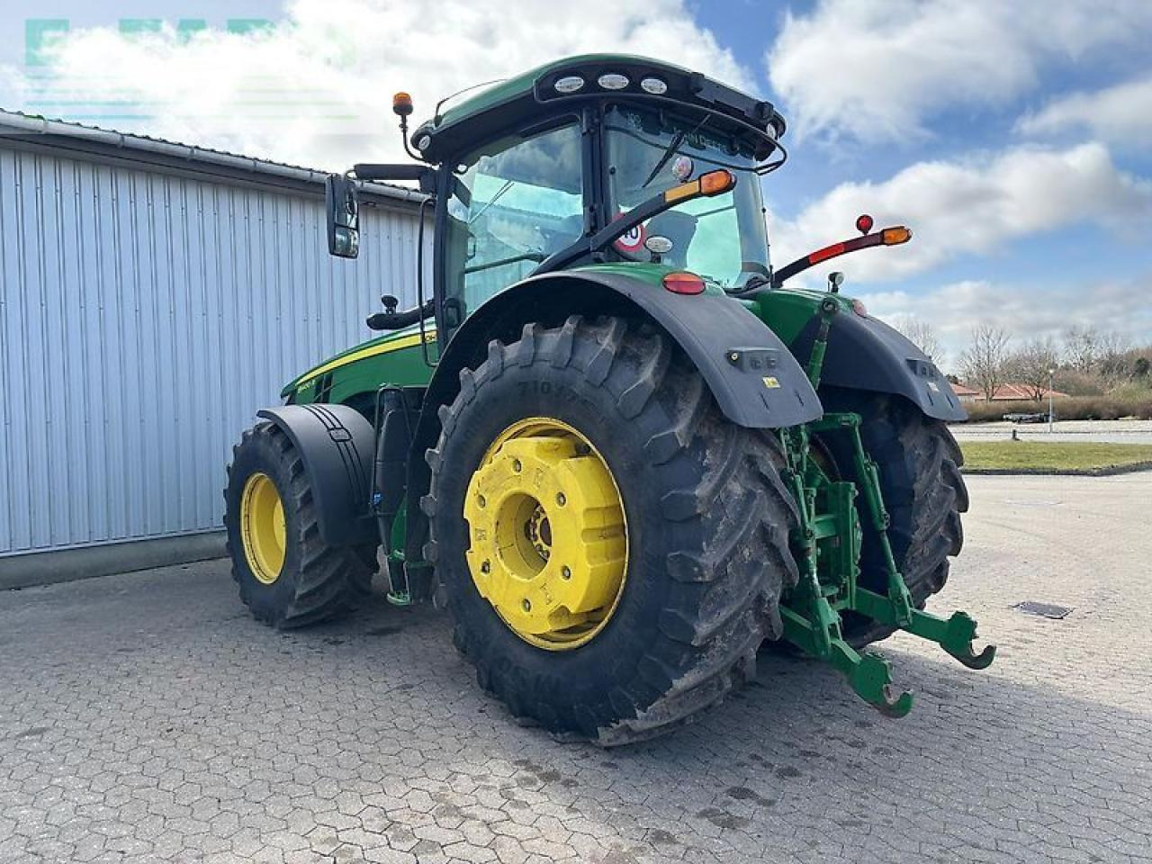 Farm tractor John Deere 8400r: picture 12