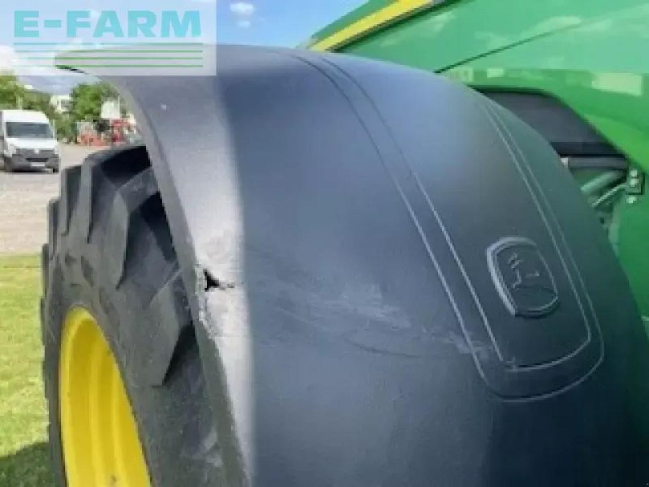 Farm tractor John Deere 8r 370: picture 11