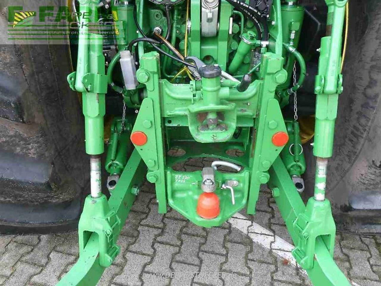 Farm tractor John Deere 8r 370: picture 6