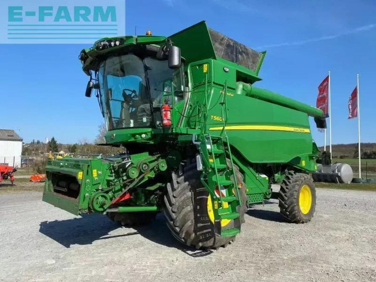 John Deere t560 hm - Combine harvester: picture 1 John Deere t560 hm - Combine harvester: picture 1