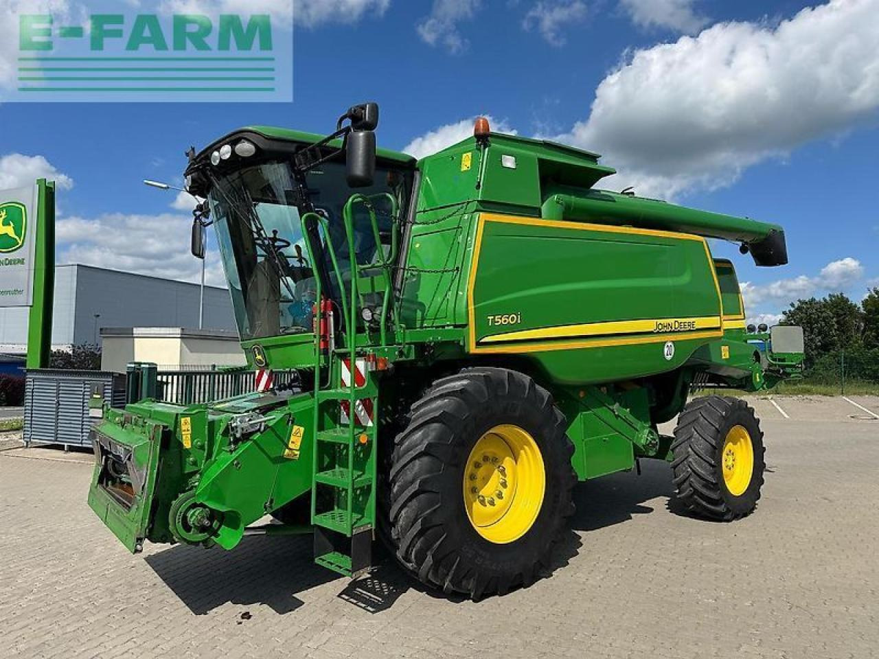 John Deere t560 hm - Combine harvester: picture 1 John Deere t560 hm - Combine harvester: picture 1