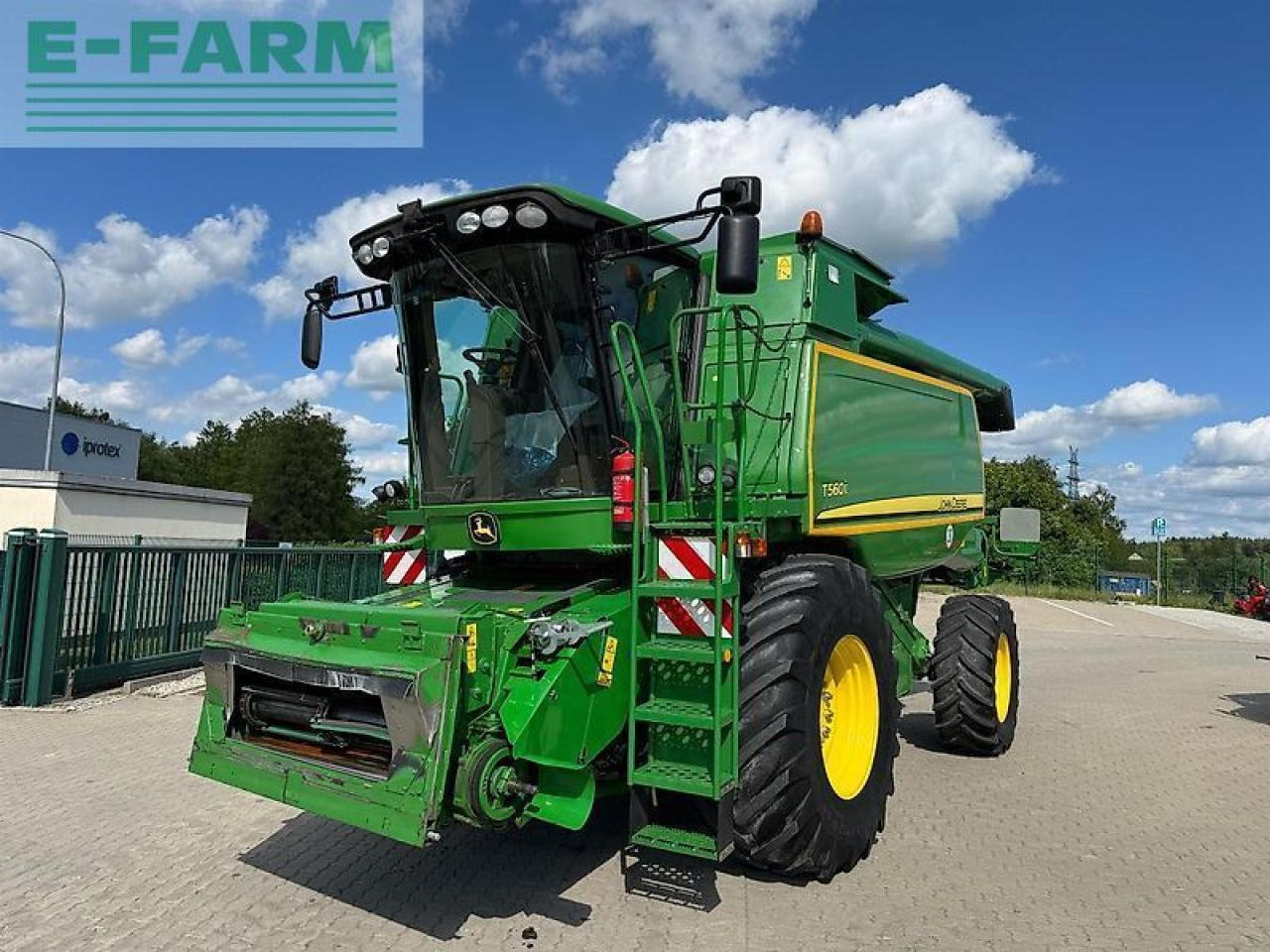 John Deere t560 hm - Combine harvester: picture 2 John Deere t560 hm - Combine harvester: picture 2