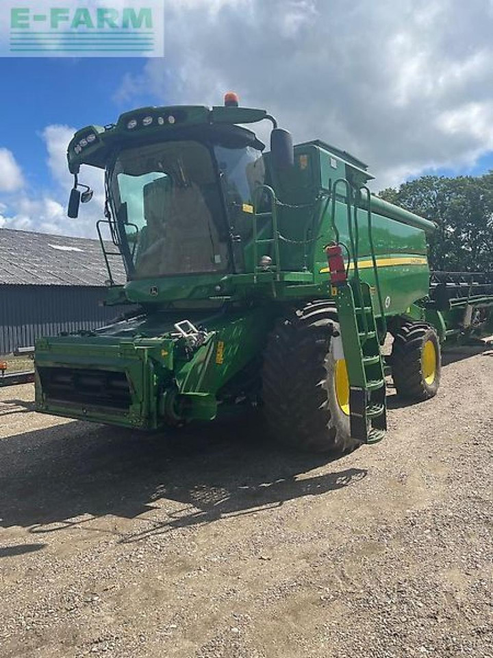 John Deere t670i - Combine harvester: picture 1 John Deere t670i - Combine harvester: picture 1
