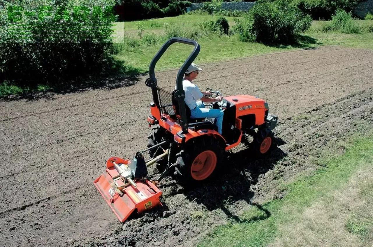 Farm tractor Kubota b2261 hydrostat: picture 10