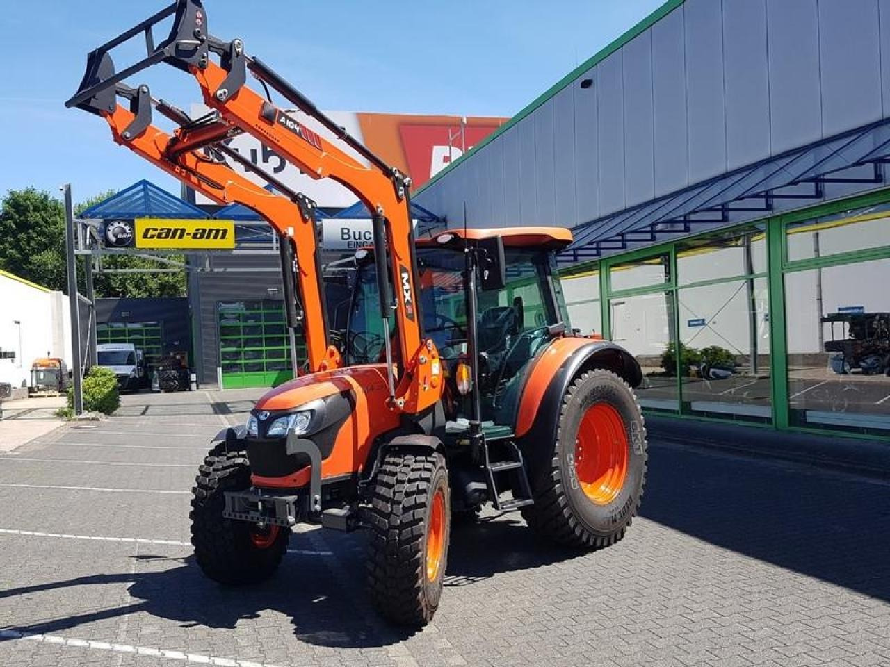 Kubota m4-073 cab 36x36 - Farm tractor: picture 5 Kubota m4-073 cab 36x36 - Farm tractor: picture 5