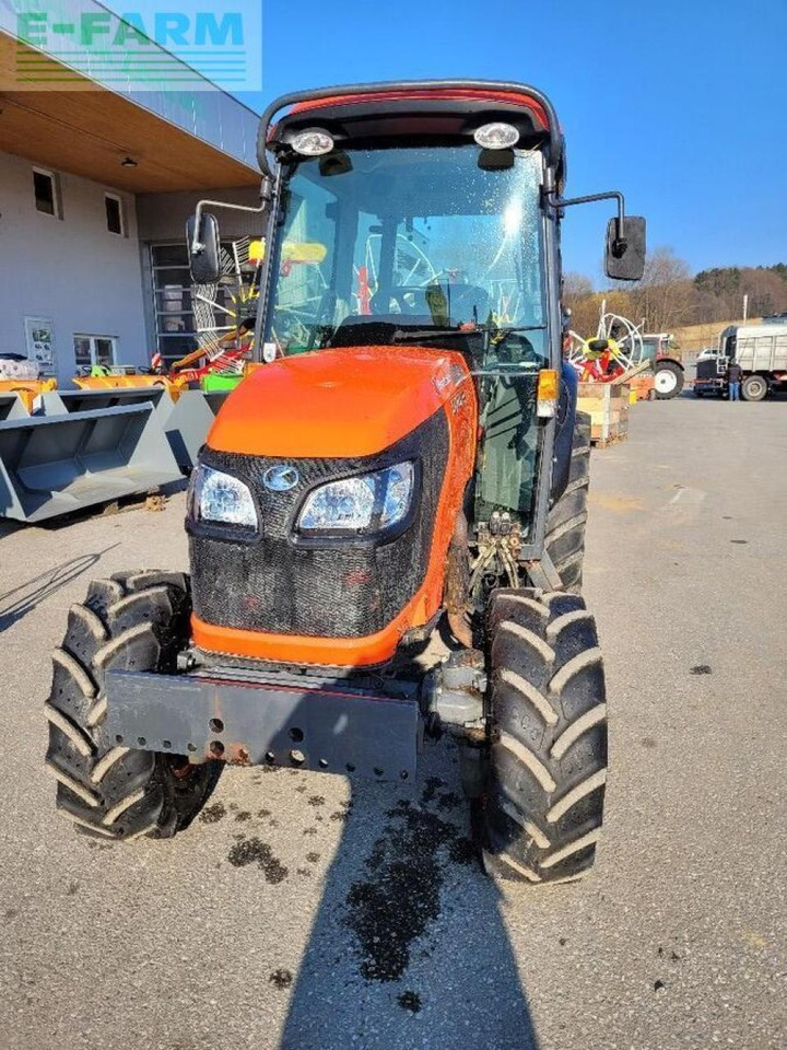 Kubota narrow m7040 - Farm tractor: picture 2 Kubota narrow m7040 - Farm tractor: picture 2