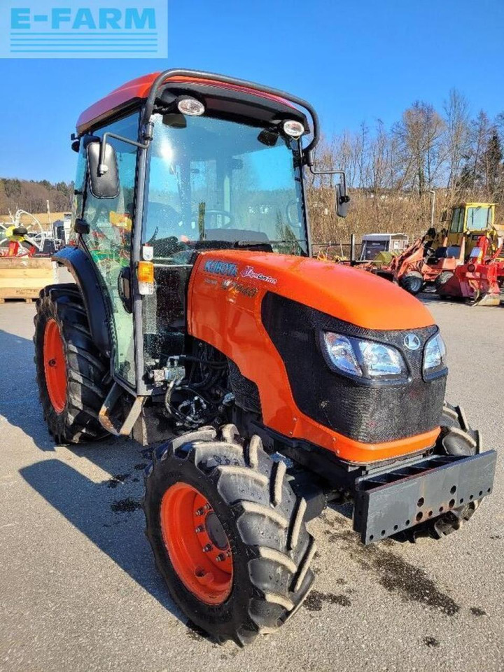 Kubota narrow m7040 - Farm tractor: picture 1 Kubota narrow m7040 - Farm tractor: picture 1