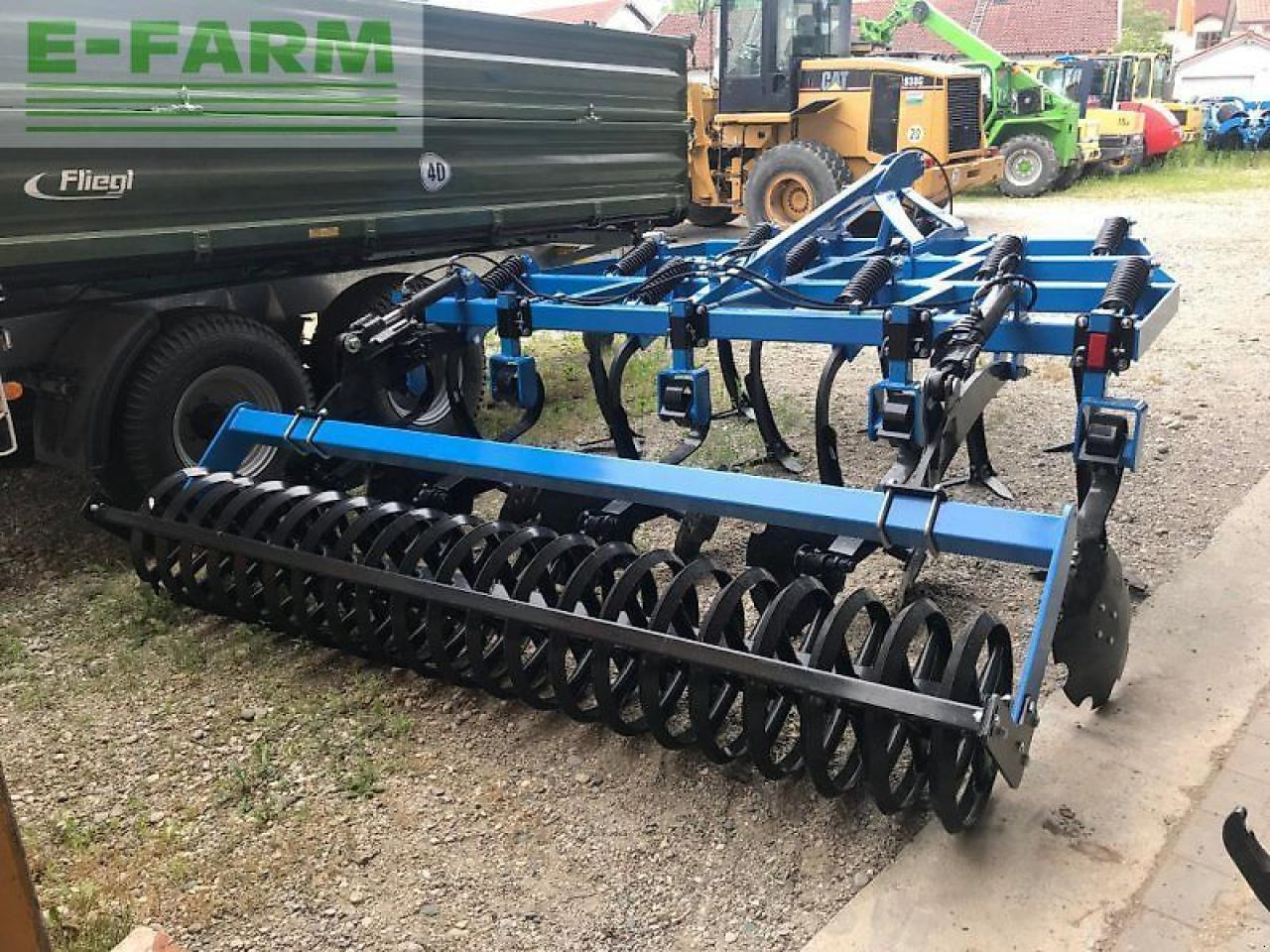 Lemken Flügelschargrubber 3,2m mit Dachringwalze hydr Tiefeneinstellung - Cultivator: picture 3 Lemken Flügelschargrubber 3,2m mit Dachringwalze hydr Tiefeneinstellung - Cultivator: picture 3