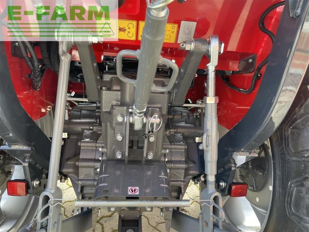 Farm tractor Massey Ferguson 1740e: picture 8 Farm tractor Massey Ferguson 1740e: picture 8