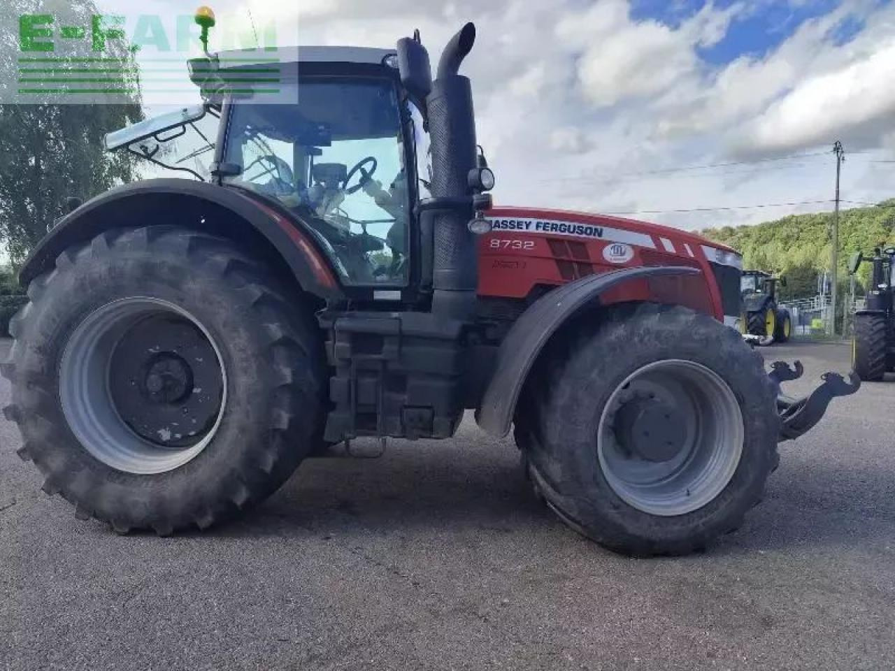 Massey Ferguson 8732 - Farm tractor: picture 2 Massey Ferguson 8732 - Farm tractor: picture 2