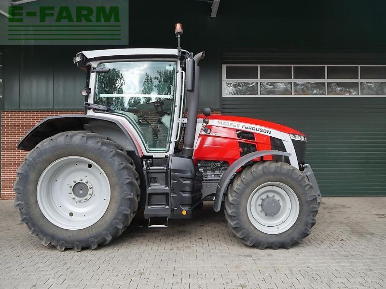 Massey Ferguson 8s.225 dyna-7 - Farm tractor: picture 4 Massey Ferguson 8s.225 dyna-7 - Farm tractor: picture 4
