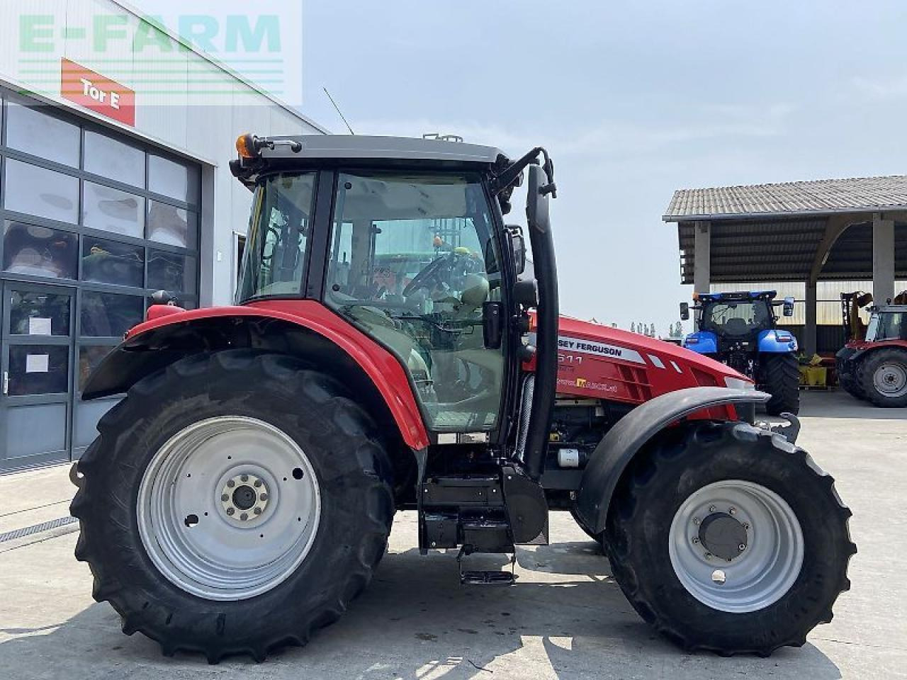 Massey Ferguson mf 5610 dyna-4 essential Essential - Farm tractor: picture 3 Massey Ferguson mf 5610 dyna-4 essential Essential - Farm tractor: picture 3