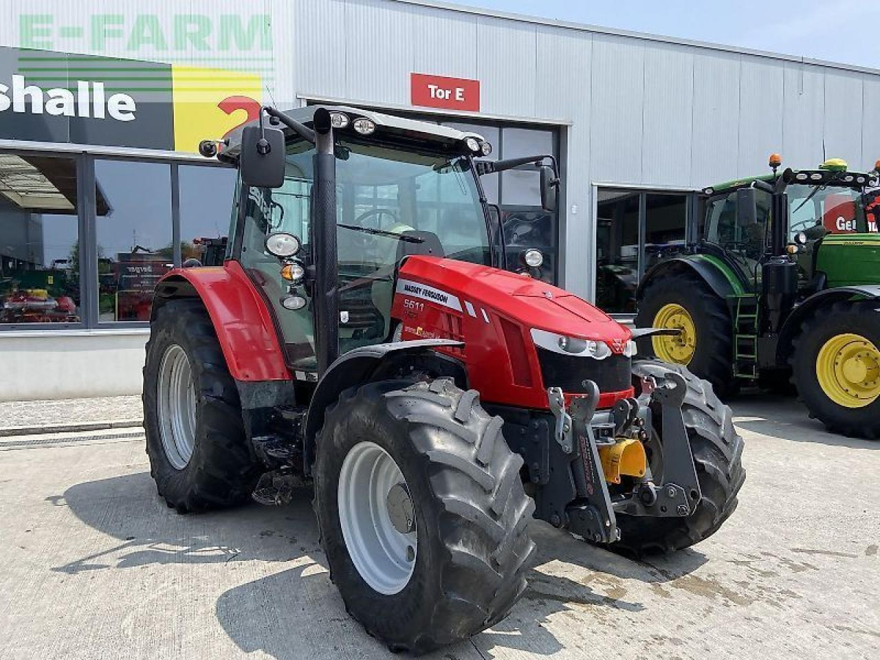 Massey Ferguson mf 5610 dyna-4 essential Essential - Farm tractor: picture 1 Massey Ferguson mf 5610 dyna-4 essential Essential - Farm tractor: picture 1