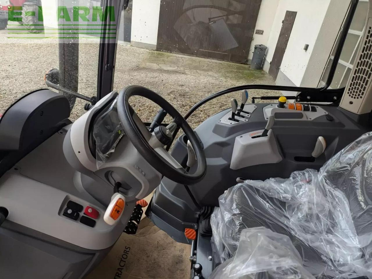 McCormick x4.080 - Farm tractor: picture 4 McCormick x4.080 - Farm tractor: picture 4