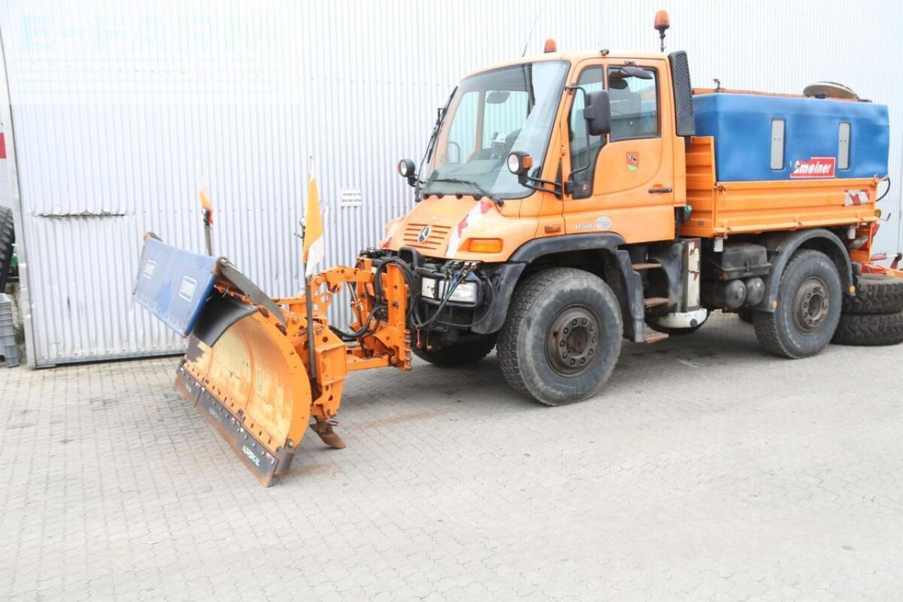 Mercedes-Benz unimog u 400 - Snow removal vehicle: picture 1 Mercedes-Benz unimog u 400 - Snow removal vehicle: picture 1