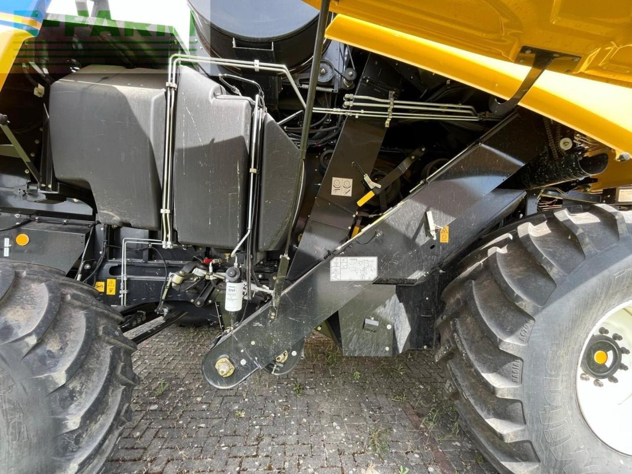 Combine harvester New Holland CX 6.90: picture 39