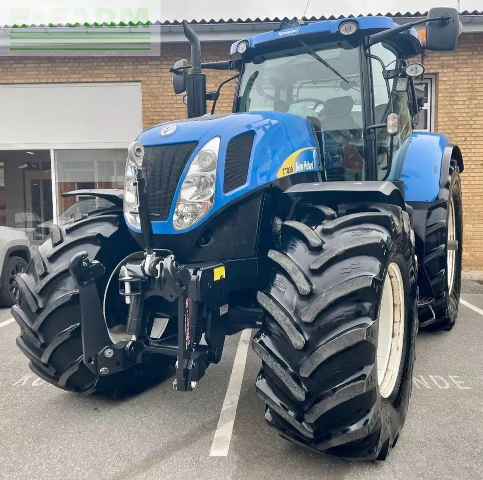 New Holland t 7030 - Farm tractor: picture 3 New Holland t 7030 - Farm tractor: picture 3