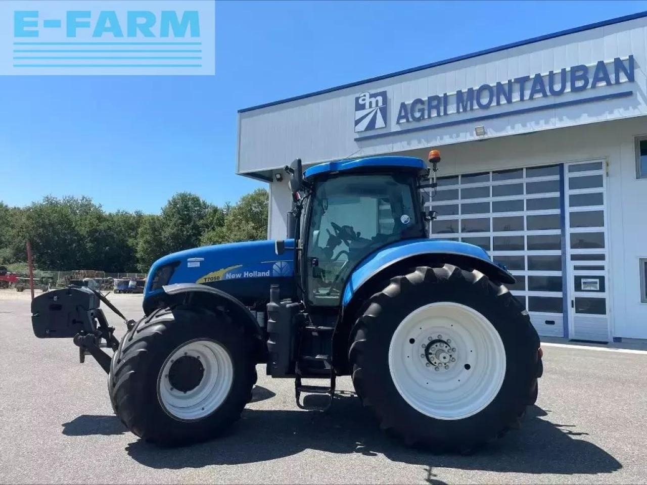 New Holland t 7050 - Farm tractor: picture 4 New Holland t 7050 - Farm tractor: picture 4