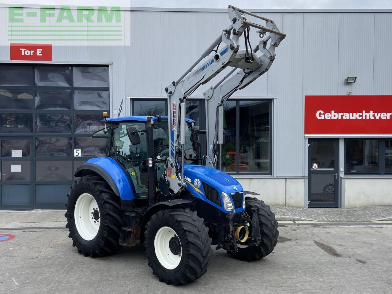 New Holland t5.105 electro command - Farm tractor: picture 2 New Holland t5.105 electro command - Farm tractor: picture 2