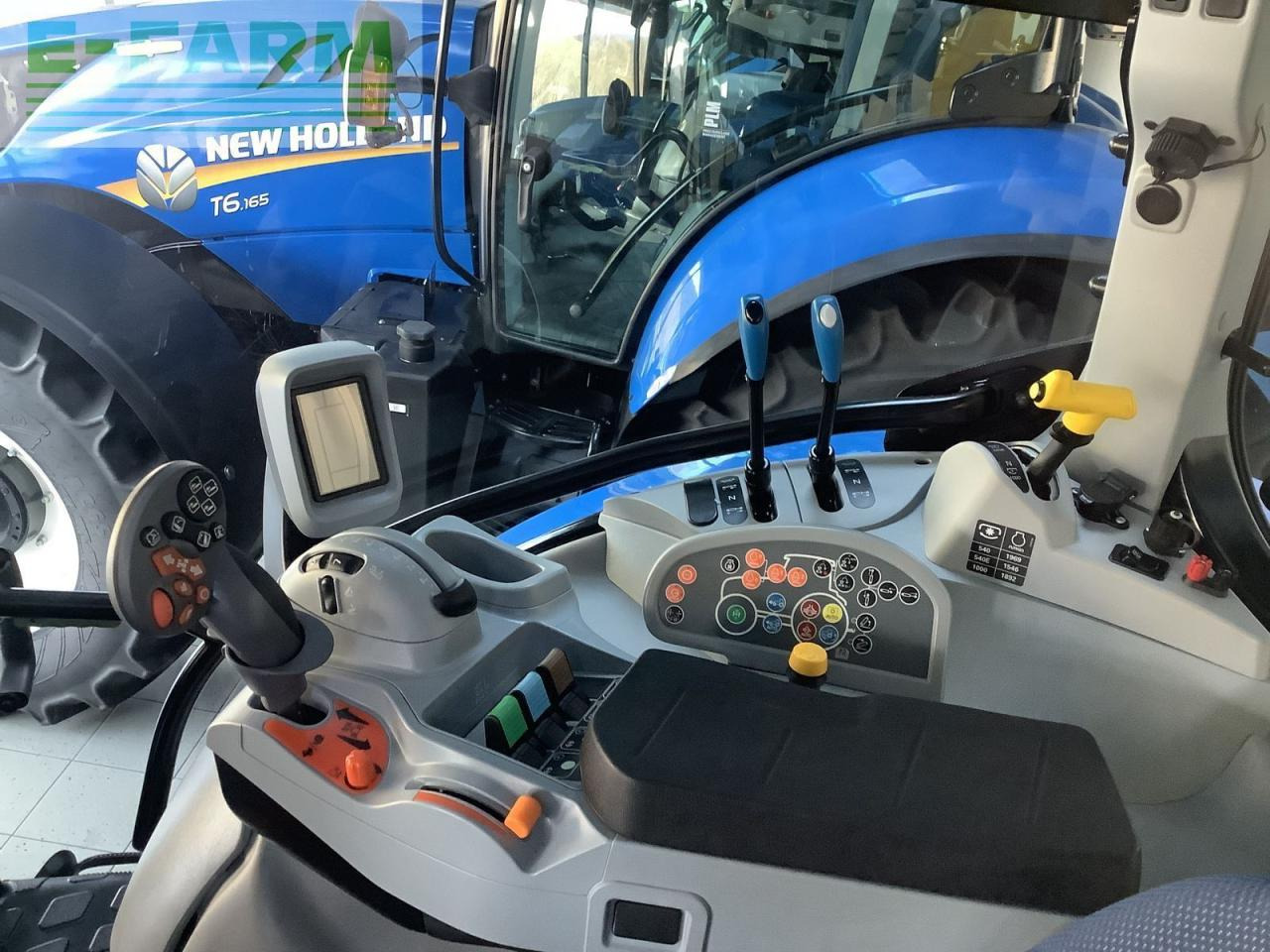 New Holland t5.120 dynamic command (stage v) - Farm tractor: picture 4 New Holland t5.120 dynamic command (stage v) - Farm tractor: picture 4