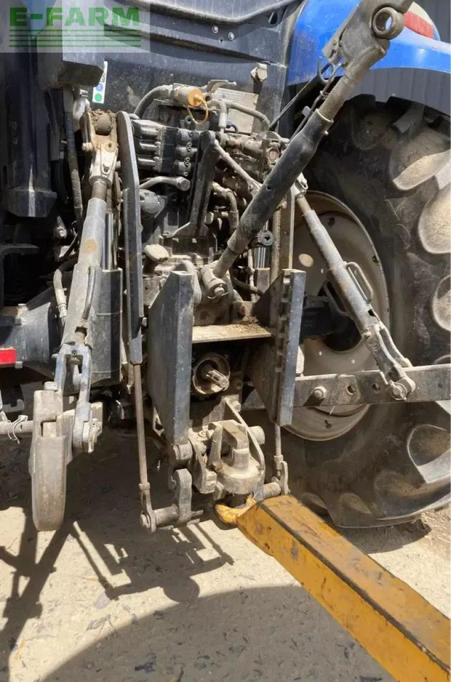 New Holland t6.140 auto command - Farm tractor: picture 4 New Holland t6.140 auto command - Farm tractor: picture 4