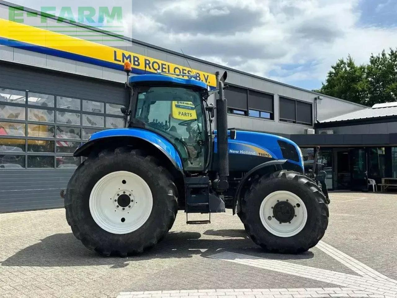 New Holland t6030 rc - Farm tractor: picture 3 New Holland t6030 rc - Farm tractor: picture 3