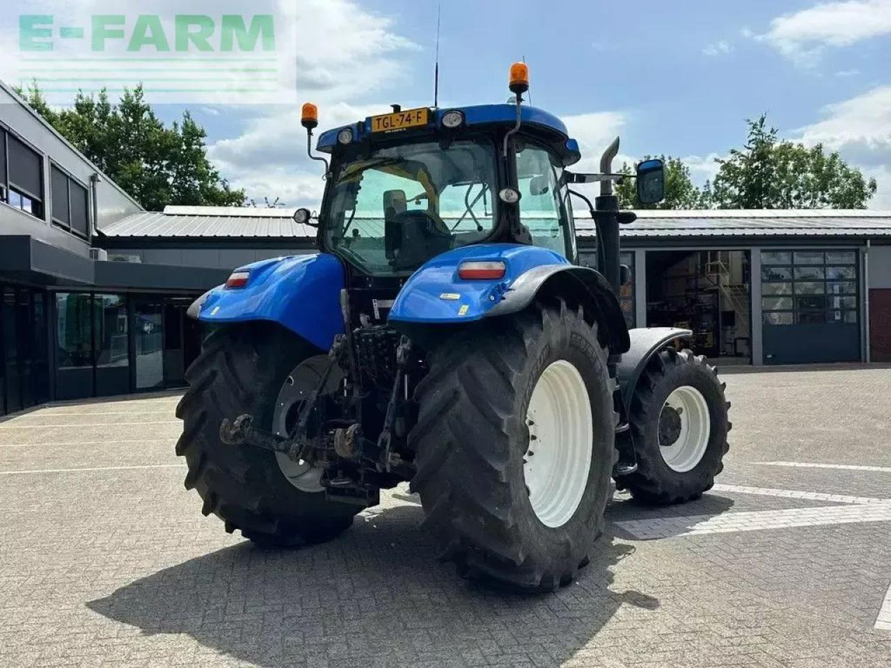 New Holland t6030 rc - Farm tractor: picture 4 New Holland t6030 rc - Farm tractor: picture 4