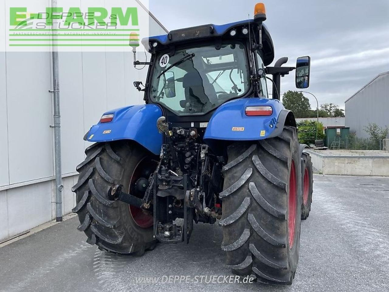 New Holland t7.175 - Farm tractor: picture 2 New Holland t7.175 - Farm tractor: picture 2