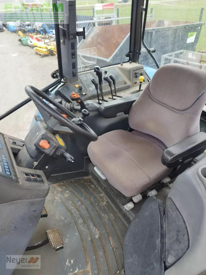 Farm tractor New Holland tm 125: picture 10