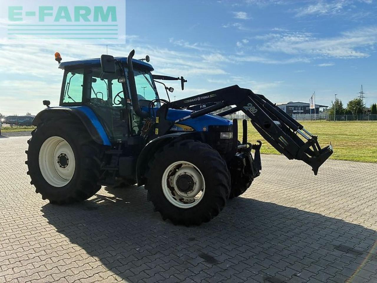 New Holland tm 140 - Farm tractor: picture 5 New Holland tm 140 - Farm tractor: picture 5