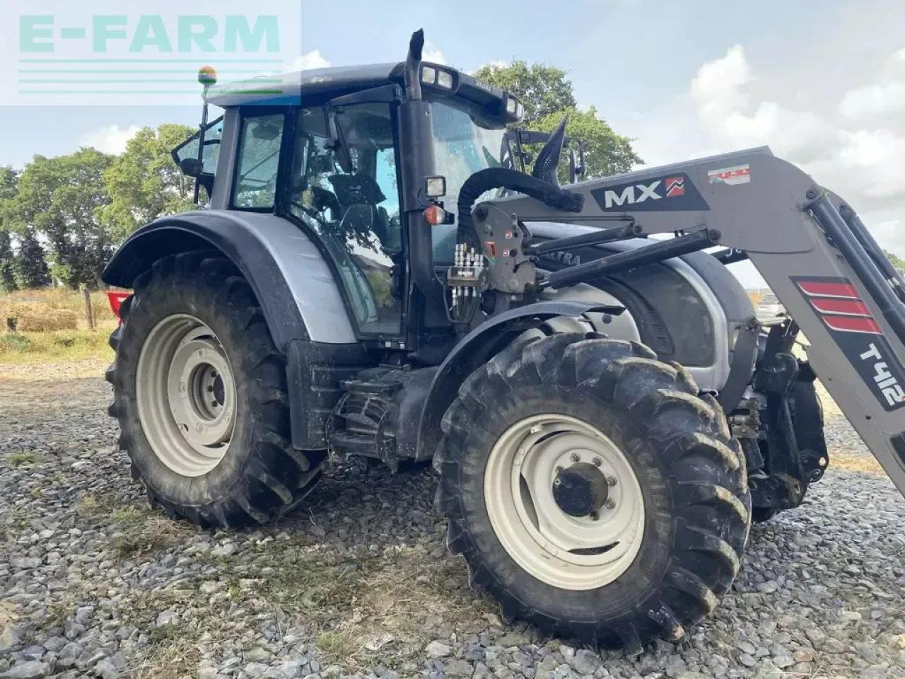 Valtra n 142 - Farm tractor: picture 1 Valtra n 142 - Farm tractor: picture 1