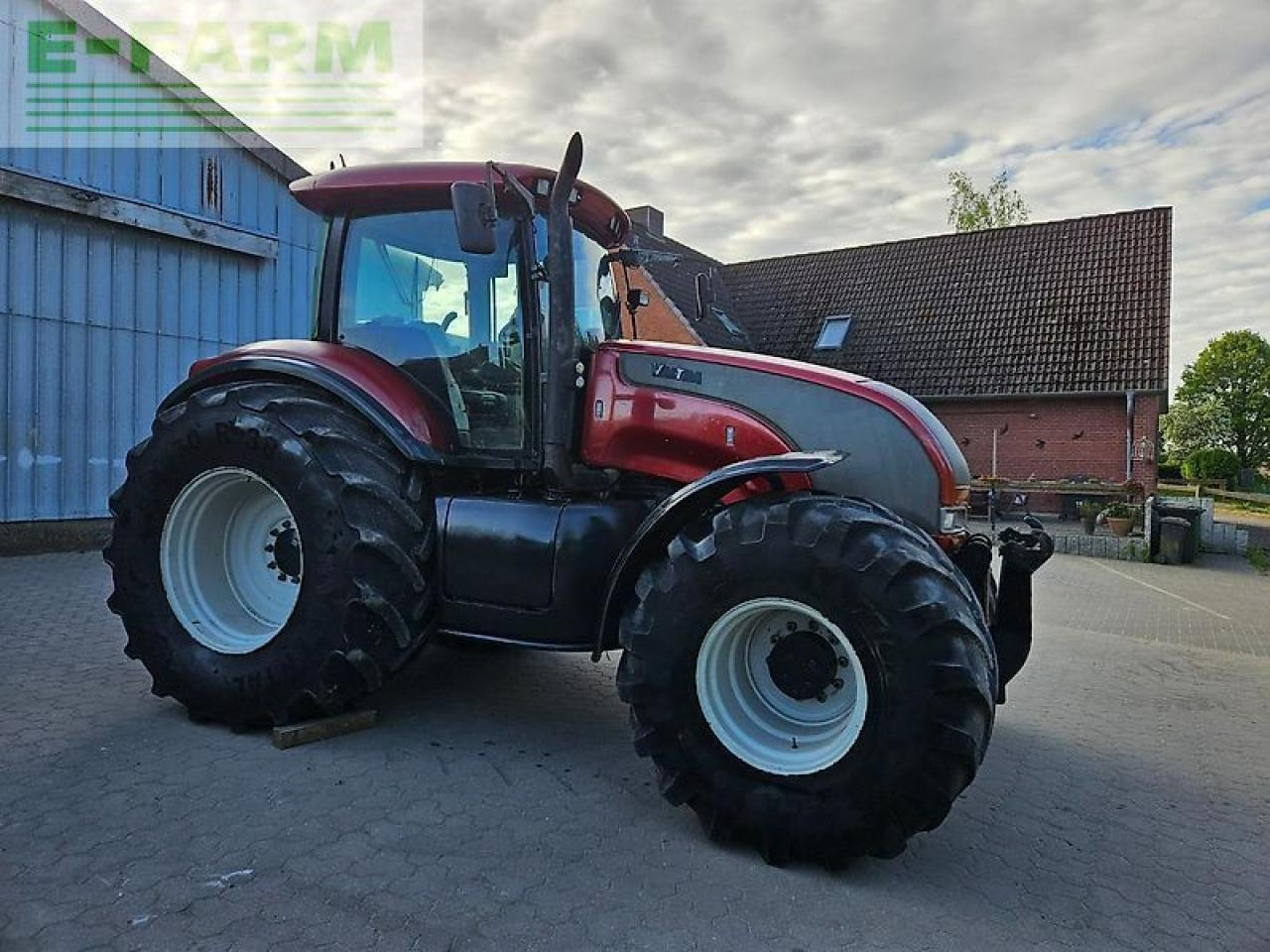 Valtra s 280 - Farm tractor: picture 2 Valtra s 280 - Farm tractor: picture 2
