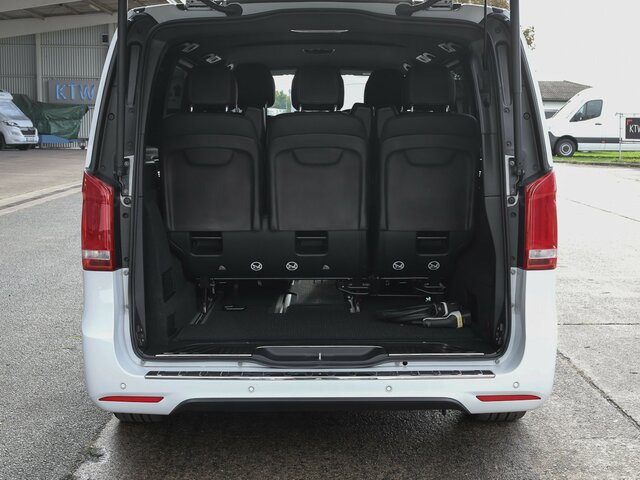 MERCEDES-BENZ EQV 300 Avantgarde Line,lang,7Sitze,2xKlima,LED... - Passenger van, Electric van: picture 2 MERCEDES-BENZ EQV 300 Avantgarde Line,lang,7Sitze,2xKlima,LED... - Passenger van, Electric van: picture 2