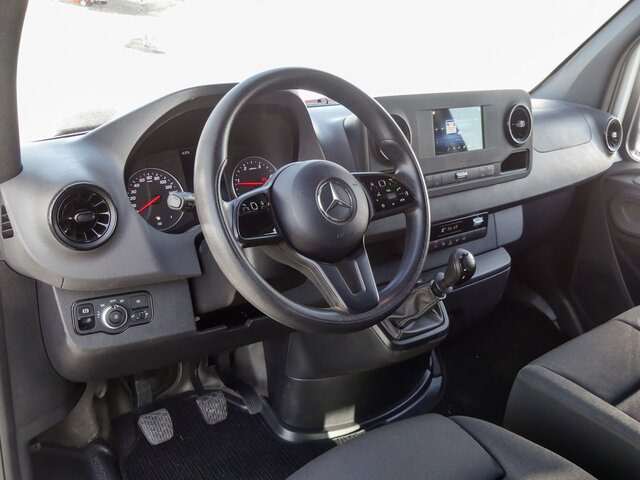MERCEDES-BENZ Sprinter 214 CDI Kasten,3924,MBUX,Kamera - Small van: picture 4 MERCEDES-BENZ Sprinter 214 CDI Kasten,3924,MBUX,Kamera - Small van: picture 4