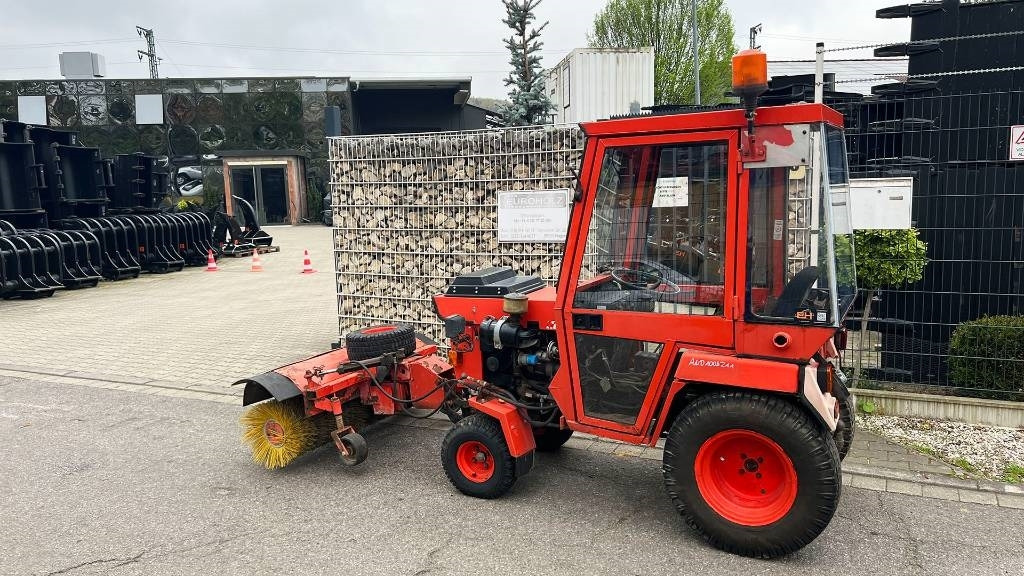 Municipal tractor Hako 2300 D Kleintraktor, hyrd. Kehrmaschine, Zapfwelle: picture 5