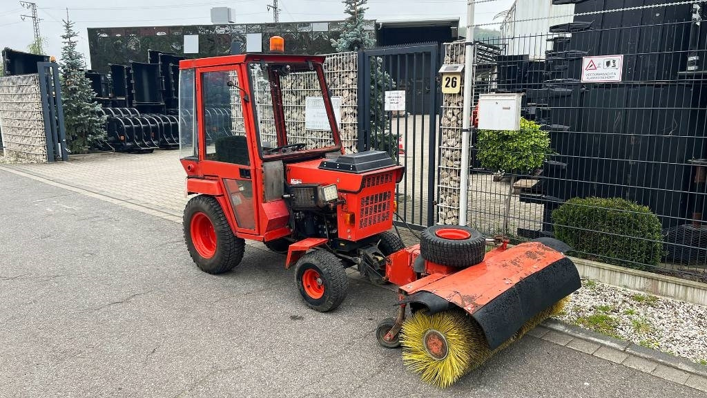 Municipal tractor Hako 2300 D Kleintraktor, hyrd. Kehrmaschine, Zapfwelle: picture 13
