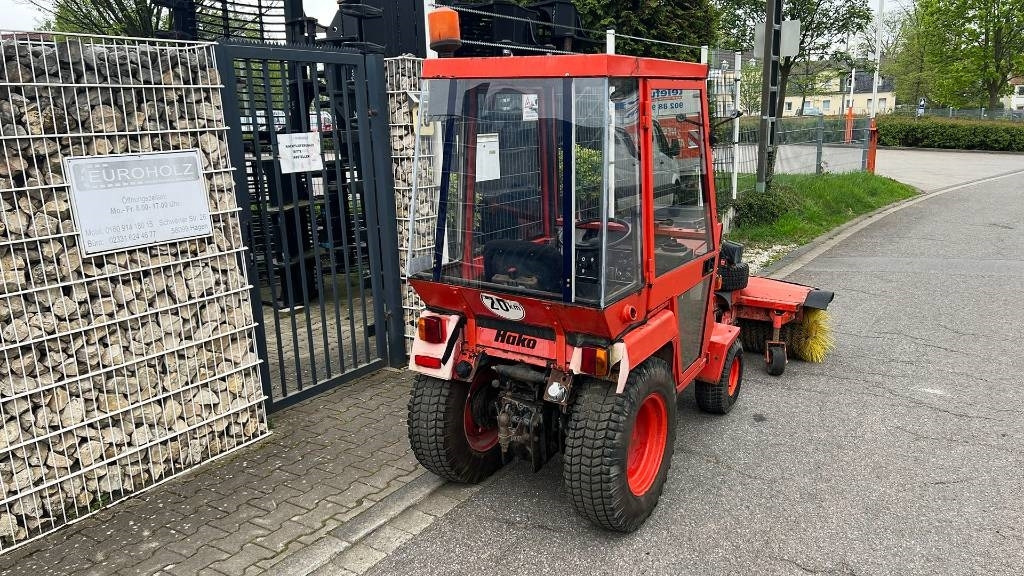 Municipal tractor Hako 2300 D Kleintraktor, hyrd. Kehrmaschine, Zapfwelle: picture 22