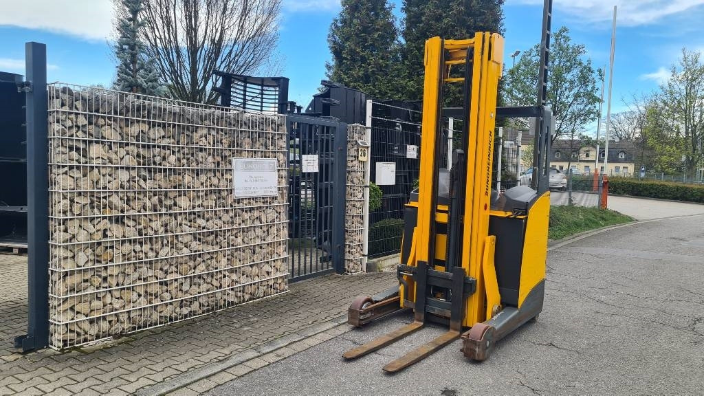 Jungheinrich ETV 216, Triplex, 6,9 m Hubhöhe, Hubkraft 1.600 kg - Reach truck: picture 1 Jungheinrich ETV 216, Triplex, 6,9 m Hubhöhe, Hubkraft 1.600 kg - Reach truck: picture 1