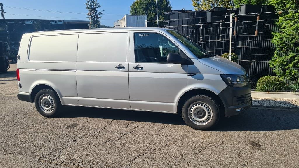 Volkswagen T5 2.0 TDI, Kasten, Werkstattschränke, Klima, AHK - Box van: picture 4 Volkswagen T5 2.0 TDI, Kasten, Werkstattschränke, Klima, AHK - Box van: picture 4