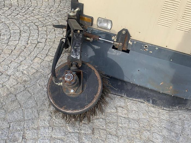 Road sweeper Amros 1250 Kehrmaschine: picture 7 Road sweeper Amros 1250 Kehrmaschine: picture 7